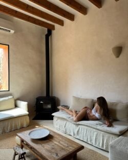 Lily Phillips Lily Phillips