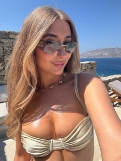 Lily Phillips Lily Phillips