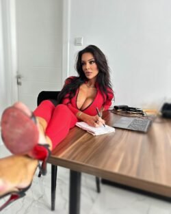 Pariz Zianna Pariz Zianna